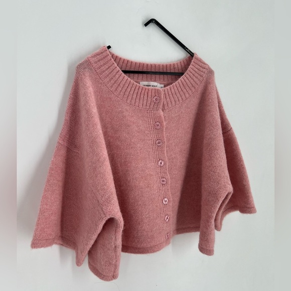 Runway Scout Tammy Knit Boxy Short Wide Sleeve Relaxed Fit Cardigan In Pink - Picture 5 of 6